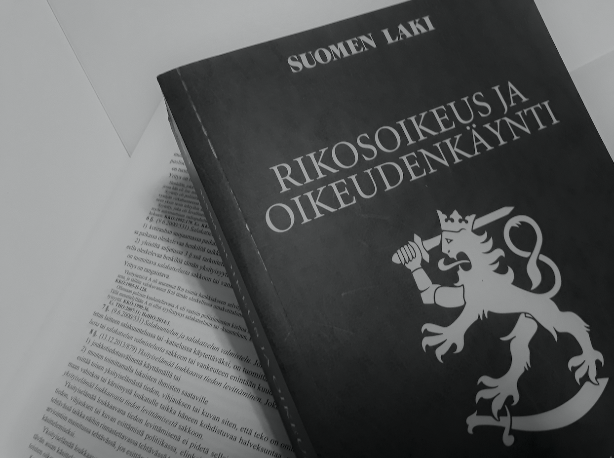 Rikoksesta epäillyn puolustaminen